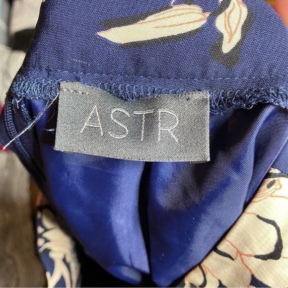 Astr The Label Pleated Full Skirt - Picture 4 of 7